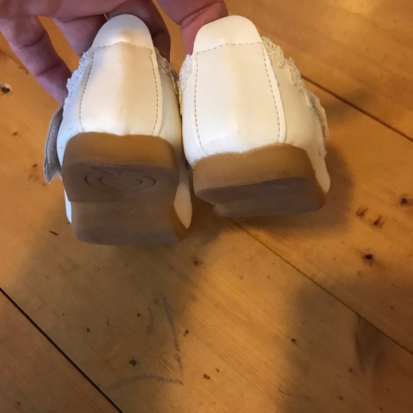 6T off white Mary Janes - Picture 4 of 10